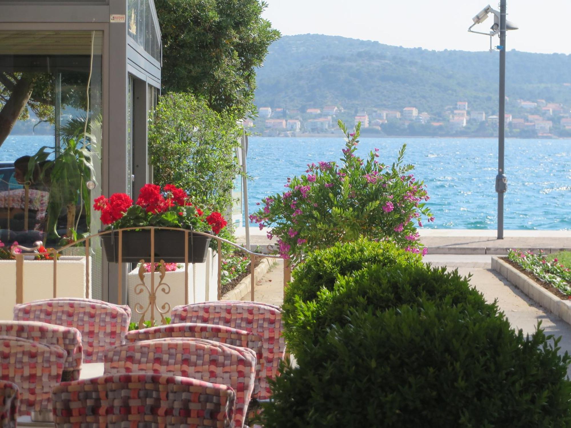 Filipovic Apartments With Pool Biograd Na Moru Eksteriør bilde