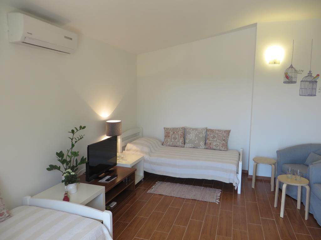 Filipovic Apartments With Pool Biograd Na Moru Eksteriør bilde