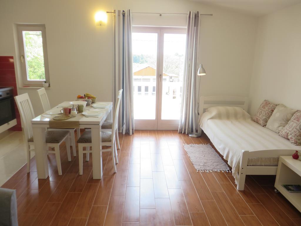 Filipovic Apartments With Pool Biograd Na Moru Eksteriør bilde