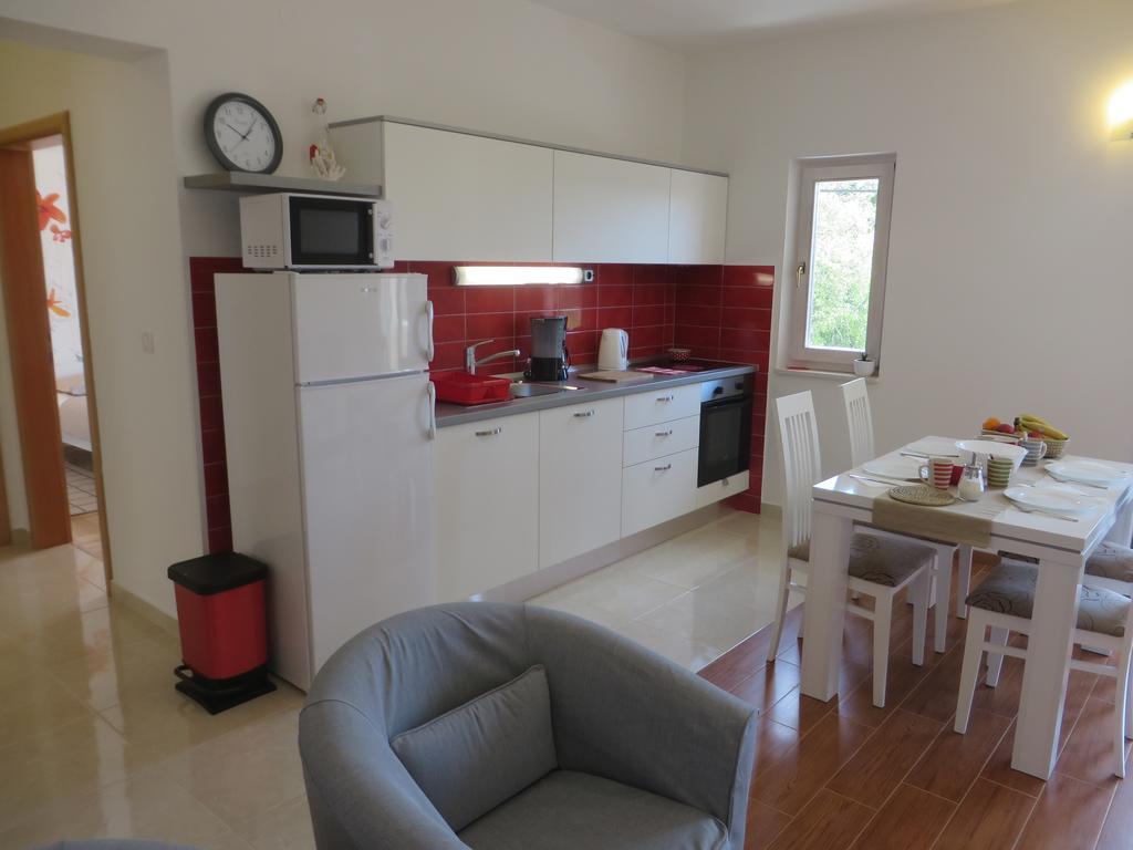 Filipovic Apartments With Pool Biograd Na Moru Eksteriør bilde