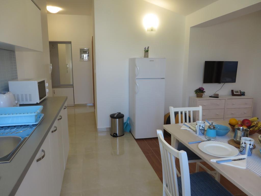 Filipovic Apartments With Pool Biograd Na Moru Eksteriør bilde