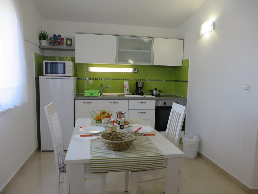 Filipovic Apartments With Pool Biograd Na Moru Eksteriør bilde