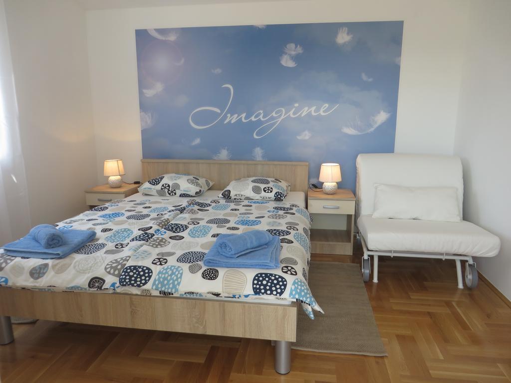 Filipovic Apartments With Pool Biograd Na Moru Eksteriør bilde