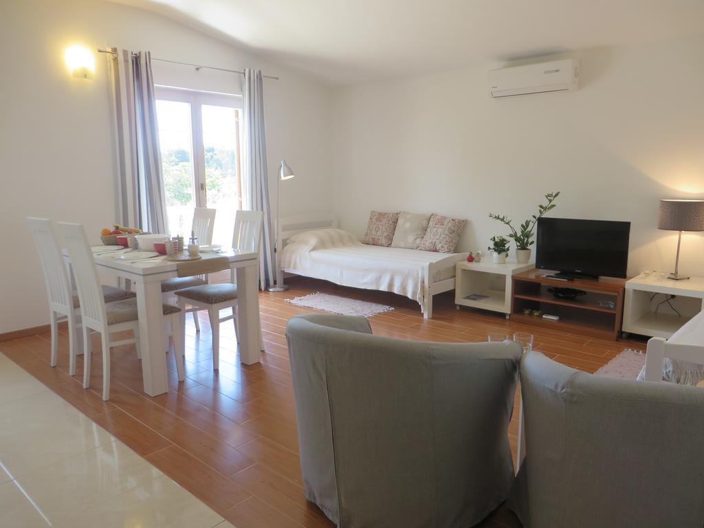 Filipovic Apartments With Pool Biograd Na Moru Eksteriør bilde