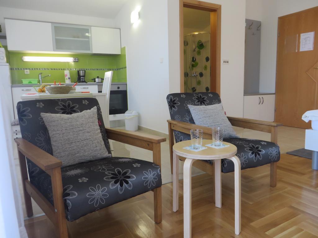 Filipovic Apartments With Pool Biograd Na Moru Eksteriør bilde