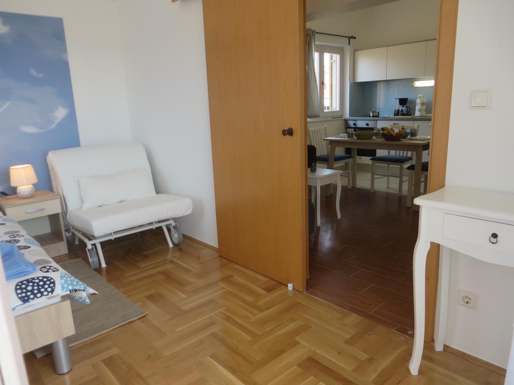 Filipovic Apartments With Pool Biograd Na Moru Eksteriør bilde